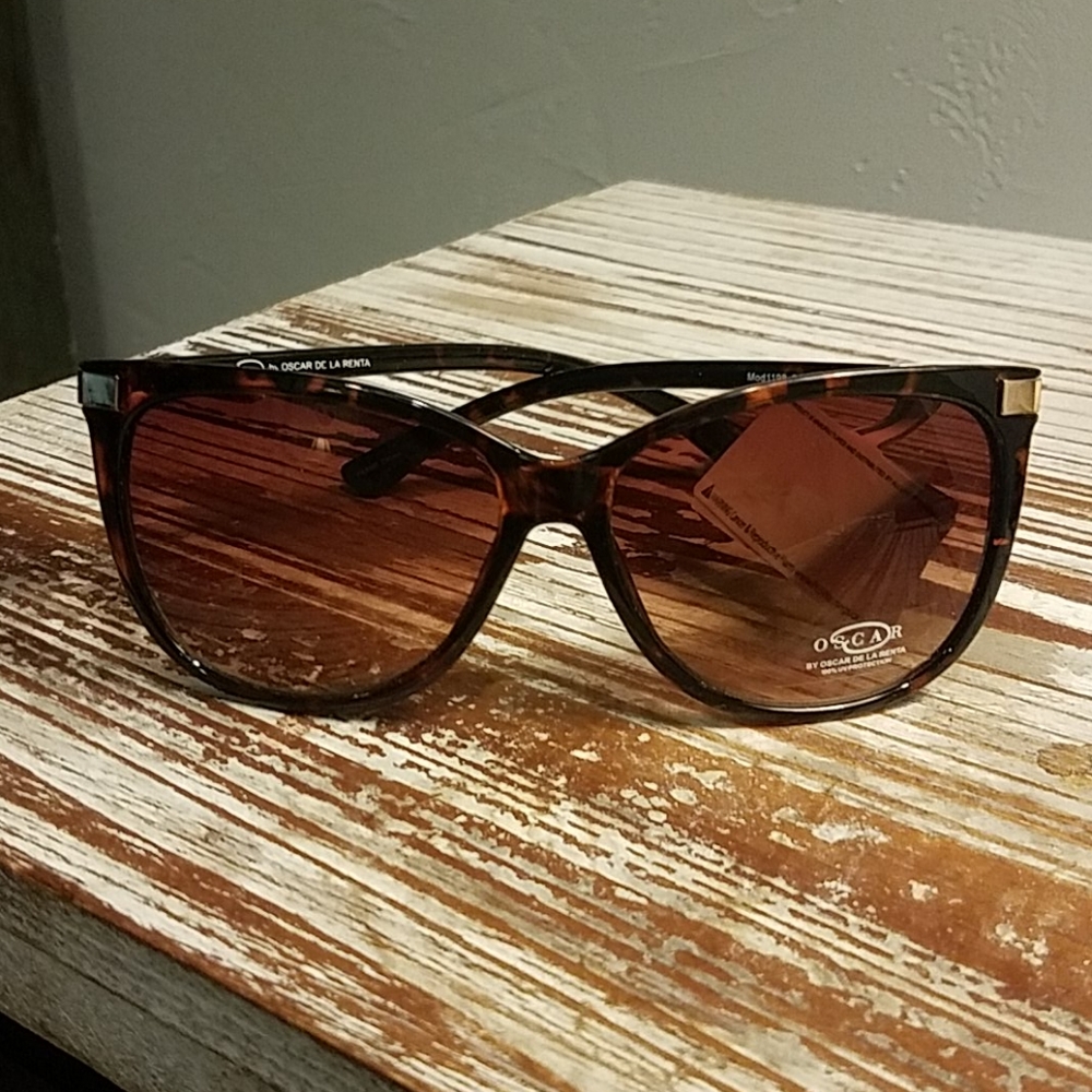 Oscar de la Renta Sunglasses